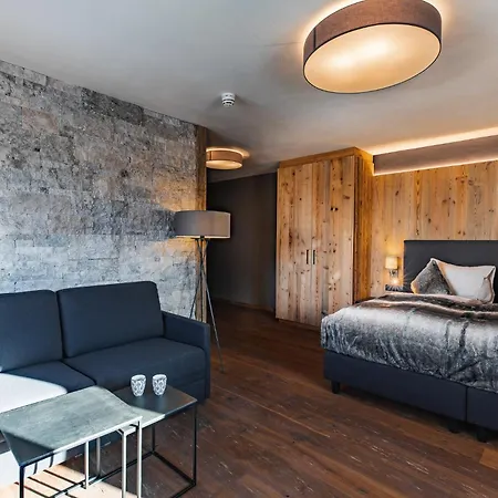 Hotel Almmonte Sensum - Funky Living Wagrain