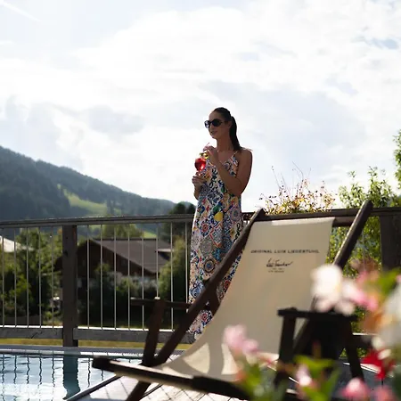 Almmonte Sensum - Funky Living Отель *